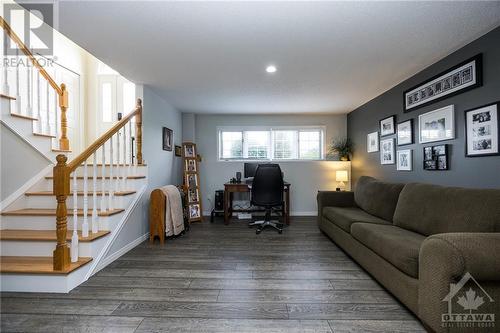 131 Senator Street, Carleton Place, ON - Indoor Photo Showing Living Room