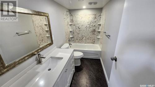 1110 Bayda Crescent, Regina, SK - Indoor Photo Showing Bathroom