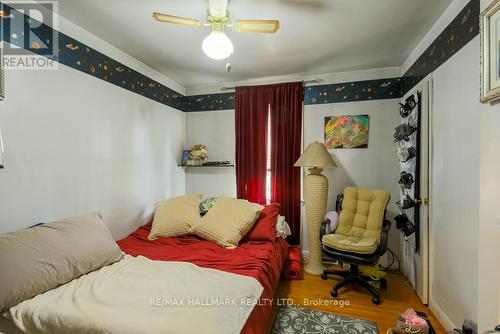 10 Flagstaff Road, Toronto (Clairlea-Birchmount), ON - Indoor Photo Showing Bedroom