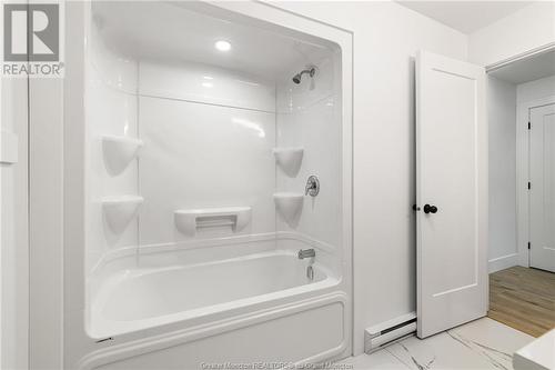 169 Elsliger St, Dieppe, NB - Indoor Photo Showing Bathroom