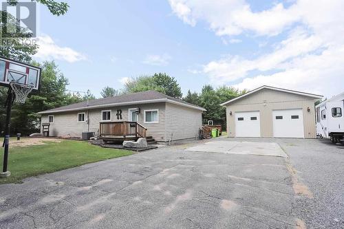 952 Frontenac St, Sault Ste. Marie, ON - Outdoor