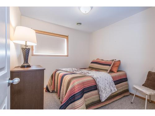 7506 Columbia Avenue, Radium Hot Springs, BC - Indoor Photo Showing Bedroom