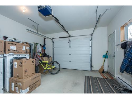 7506 Columbia Avenue, Radium Hot Springs, BC - Indoor Photo Showing Garage