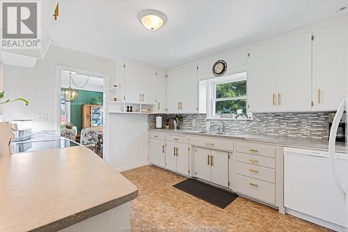 960 County Rd 50 East, Essex, ON - Indoor Photo Showing Kitchen