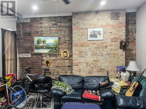 817 Bloor Street W, Toronto, ON - Indoor