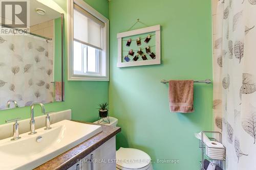 51 Creighton Avenue, Guelph, ON - Indoor Photo Showing Bathroom