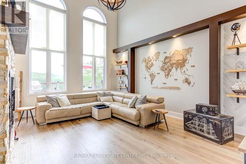 51 Creighton Avenue, Guelph, ON - Indoor Photo Showing Living Room