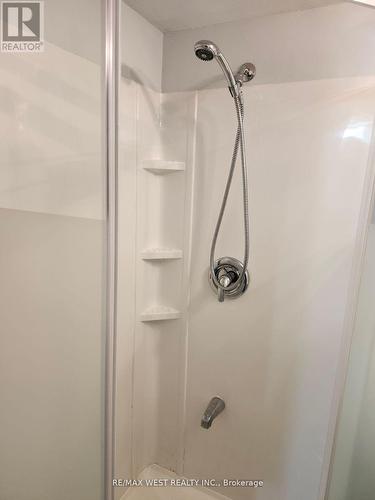 99 Stavely Crescent, Toronto, ON - Indoor Photo Showing Bathroom