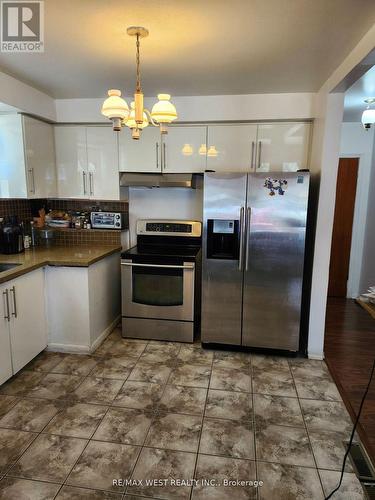 99 Stavely Crescent, Toronto, ON - Indoor Photo Showing Kitchen