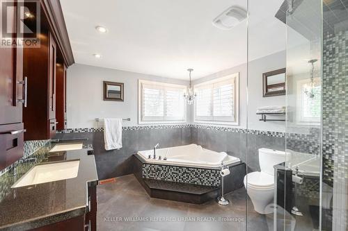 2477 Longridge Crescent, Oakville, ON - Indoor Photo Showing Bathroom