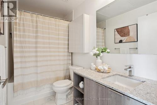 1125 - 31 Tippett Road, Toronto, ON - Indoor Photo Showing Bathroom