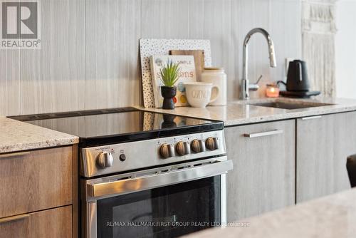 1125 - 31 Tippett Road, Toronto, ON - Indoor Photo Showing Kitchen