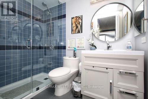 905 - 650 Lawrence Avenue W, Toronto, ON - Indoor Photo Showing Bathroom