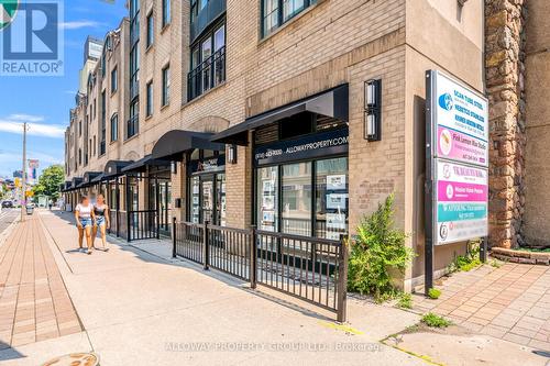 27,28 - 909 Yonge Street, Toronto (Rosedale-Moore Park), ON 