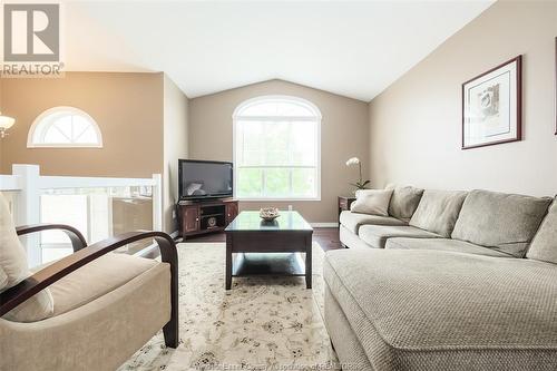 3828 Lounsborough Court, Windsor, ON - Indoor Photo Showing Living Room