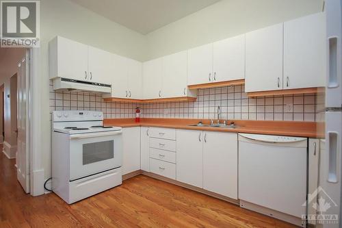 Apt 1- 5 appliances included - 124 Stewart Street, Ottawa, ON - Indoor Photo Showing Kitchen With Double Sink