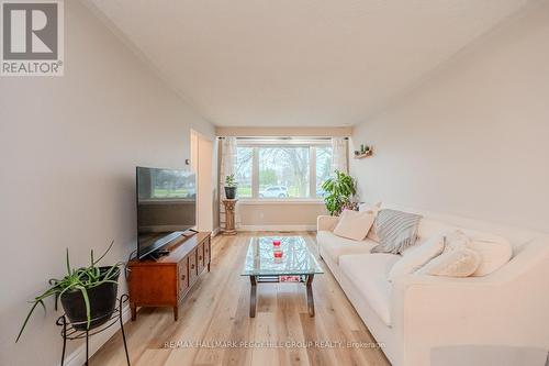 24B Bernick Drive, Barrie, ON - Indoor Photo Showing Living Room