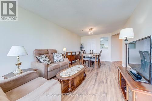 802 - 4460 Tucana Court W, Mississauga, ON - Indoor Photo Showing Living Room