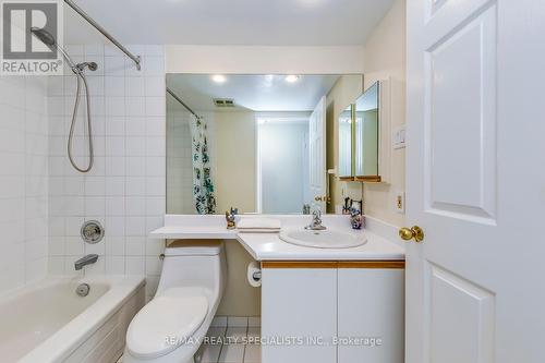 802 - 4460 Tucana Court W, Mississauga, ON - Indoor Photo Showing Bathroom