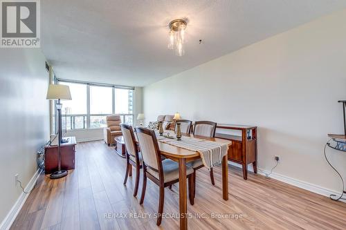 802 - 4460 Tucana Court W, Mississauga (Hurontario), ON - Indoor Photo Showing Dining Room