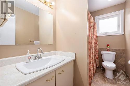 Ensuite Bathroom - 1090 Karsh Drive, Ottawa, ON - Indoor Photo Showing Bathroom