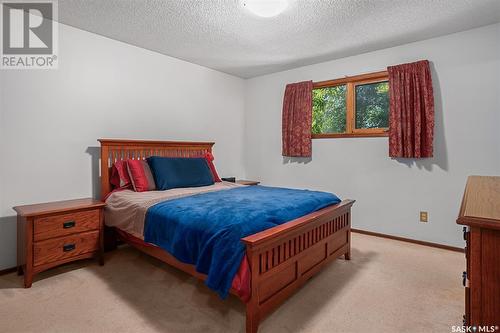 403 Smoothstone Crescent, Saskatoon, SK - Indoor Photo Showing Bedroom