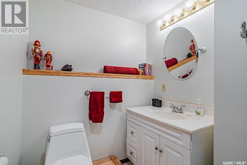 403 Smoothstone Crescent, Saskatoon, SK - Indoor Photo Showing Bathroom