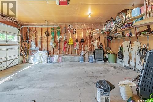 403 Smoothstone Crescent, Saskatoon, SK - Indoor Photo Showing Garage