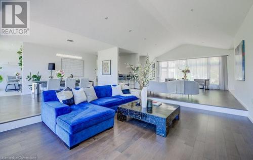 1480 Mannheim Road, Mannheim, ON - Indoor Photo Showing Living Room