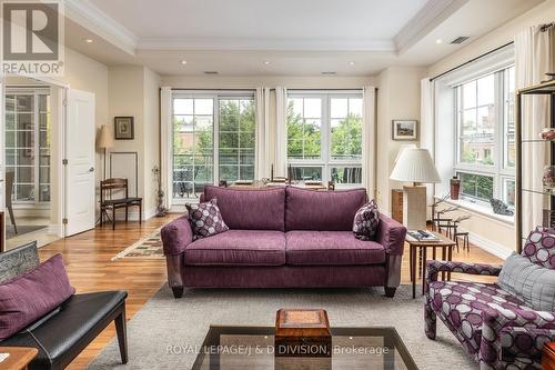 311 - 20 Burkebrook Place, Toronto, ON - Indoor Photo Showing Living Room