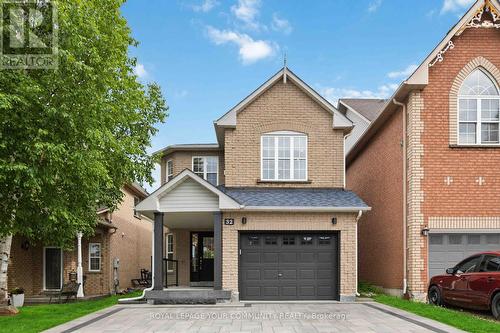 32 Carousel Crescent, Richmond Hill, ON - Outdoor With Facade