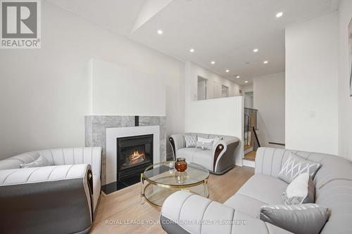 32 Carousel Crescent, Richmond Hill, ON - Indoor Photo Showing Living Room With Fireplace