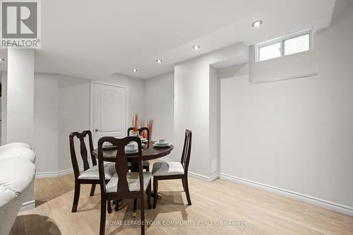 32 Carousel Crescent, Richmond Hill, ON - Indoor Photo Showing Dining Room