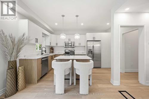 32 Carousel Crescent, Richmond Hill, ON - Indoor Photo Showing Kitchen With Stainless Steel Kitchen With Upgraded Kitchen