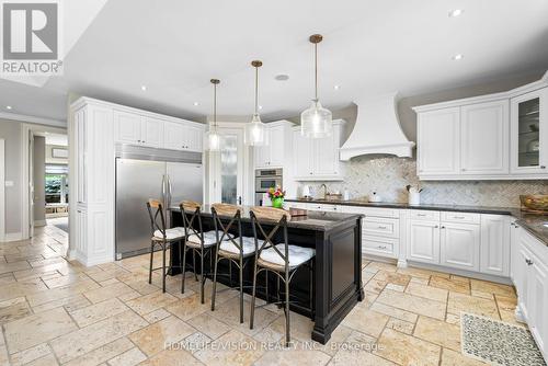 29 Grandview Crescent, Bradford West Gwillimbury, ON - Indoor Photo Showing Kitchen With Upgraded Kitchen