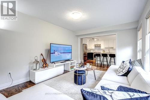 71 Queensbridge Drive, Vaughan, ON - Indoor Photo Showing Living Room