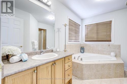 71 Queensbridge Drive, Vaughan, ON - Indoor Photo Showing Bathroom