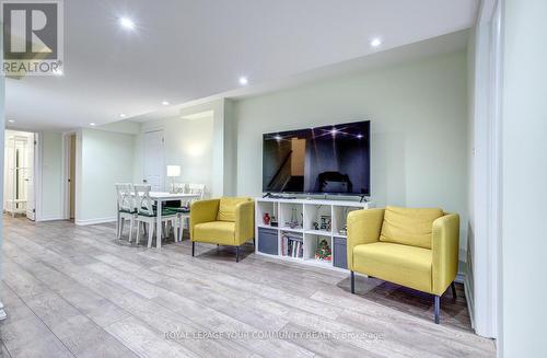 71 Queensbridge Drive, Vaughan, ON - Indoor Photo Showing Living Room