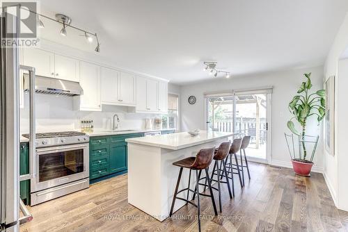 71 Queensbridge Drive, Vaughan, ON - Indoor Photo Showing Kitchen With Upgraded Kitchen