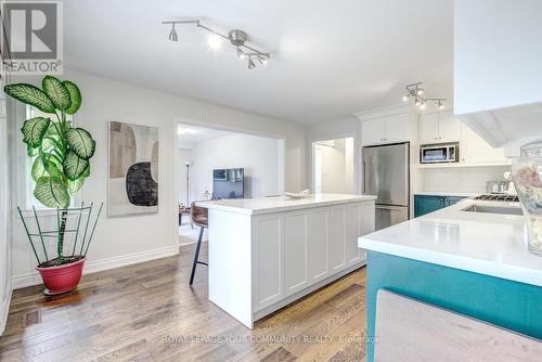 71 Queensbridge Drive, Vaughan, ON - Indoor Photo Showing Kitchen