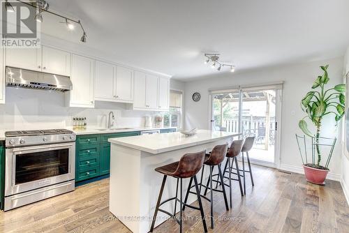 71 Queensbridge Drive, Vaughan, ON - Indoor Photo Showing Kitchen With Upgraded Kitchen