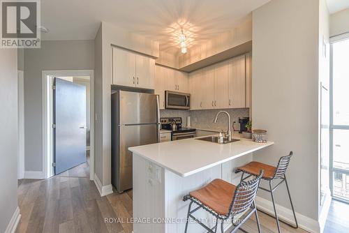 405 - 111 Worsley Street, Barrie, ON - Indoor Photo Showing Kitchen With Stainless Steel Kitchen