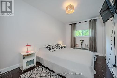 422 Ginger Downs, Mississauga, ON - Indoor Photo Showing Bedroom