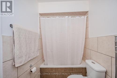 422 Ginger Downs, Mississauga, ON - Indoor Photo Showing Bathroom