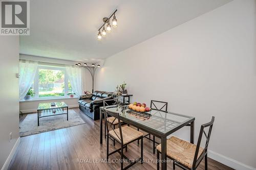 422 Ginger Downs, Mississauga, ON - Indoor Photo Showing Dining Room