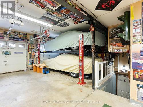 34 Teramo Court, Hamilton, ON - Indoor Photo Showing Garage
