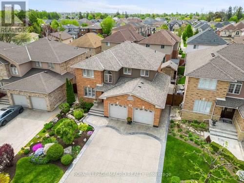 34 Teramo Court, Hamilton, ON - Outdoor With Facade