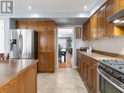 34 Teramo Court, Hamilton, ON - Indoor Photo Showing Kitchen