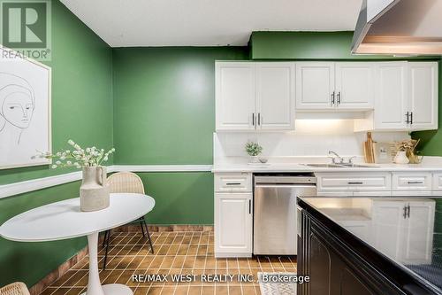 910 - 1210 Radom Street, Pickering, ON - Indoor Photo Showing Kitchen