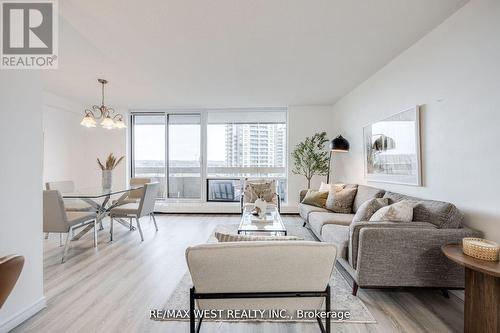 910 - 1210 Radom Street, Pickering, ON - Indoor Photo Showing Living Room